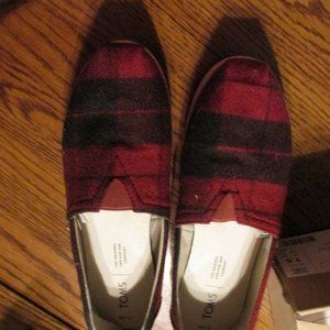 Tom's Red Plaid Felt on Leather  Shoes, Size  7.5